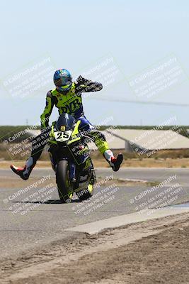 media/Aug-03-2025-TrackDaz (Sun) [[bf4a71acf9]]/B Group/1220pm (Wheelie Bump)/